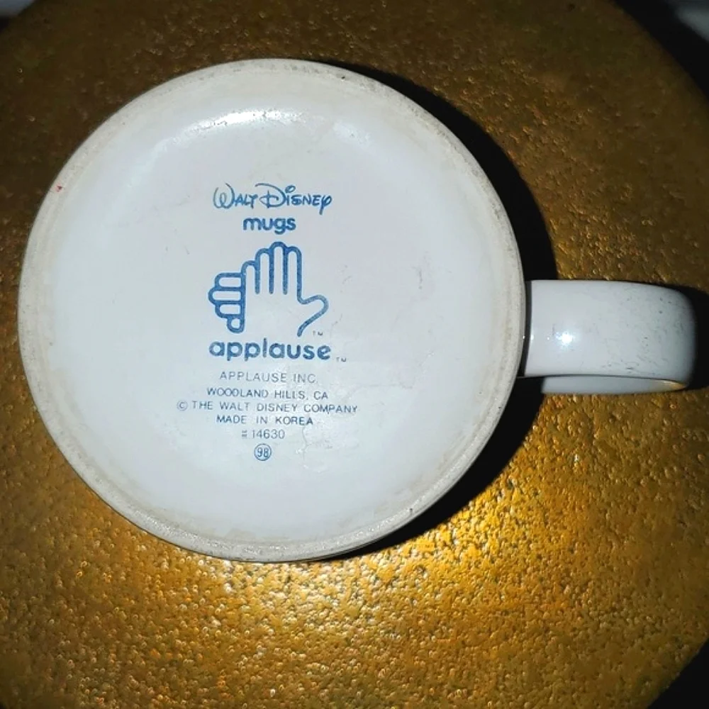 VTG Disney Mug featuring Donald and Daisy Duck